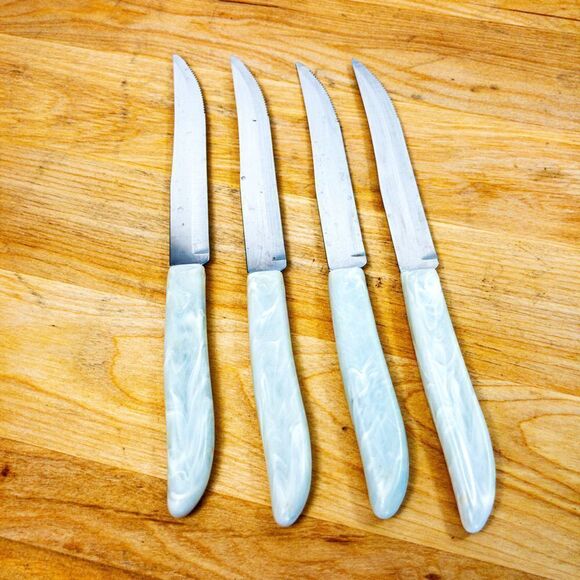 1950’s Quikut “Hollow Ground” Steak Knives - Pearl Tenite Handles - Picture 2 of 5